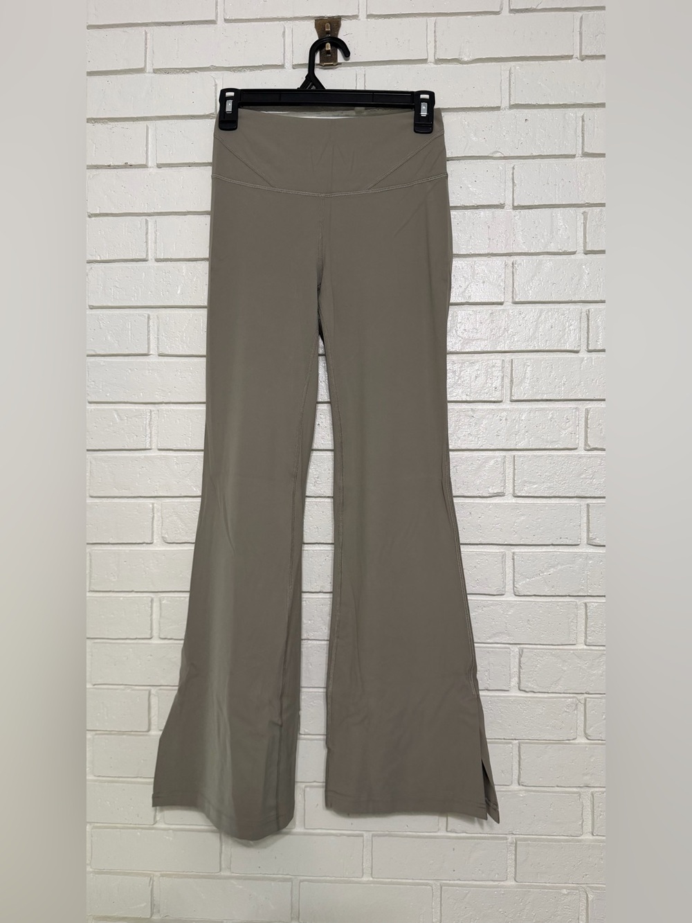 NWT Yvette Olive Gray Split-Hem Flare Leggings High-Rise Women’s Small